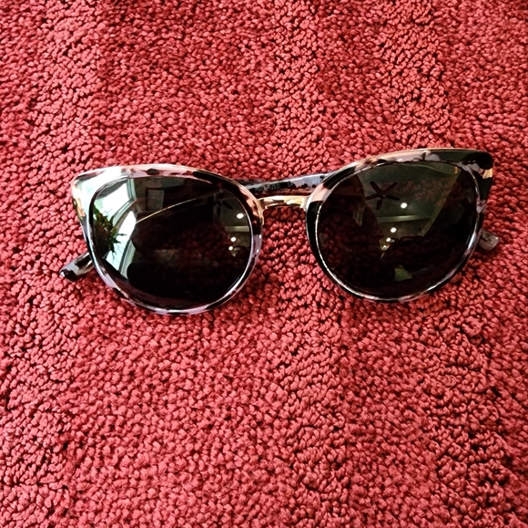 Nine West Sunglasses - Picture 1 of 6